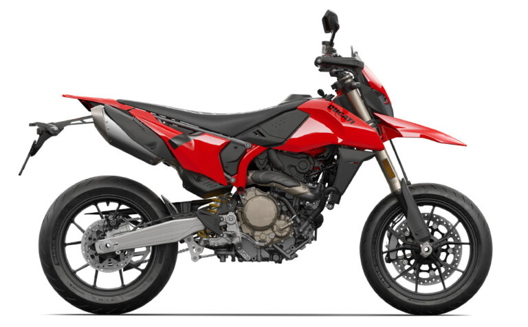 Red 698 Hypermotard698Mono(ハイパーモタード698モノ)のスペック/装備/価格等 - 個人的バイクまとめブログ