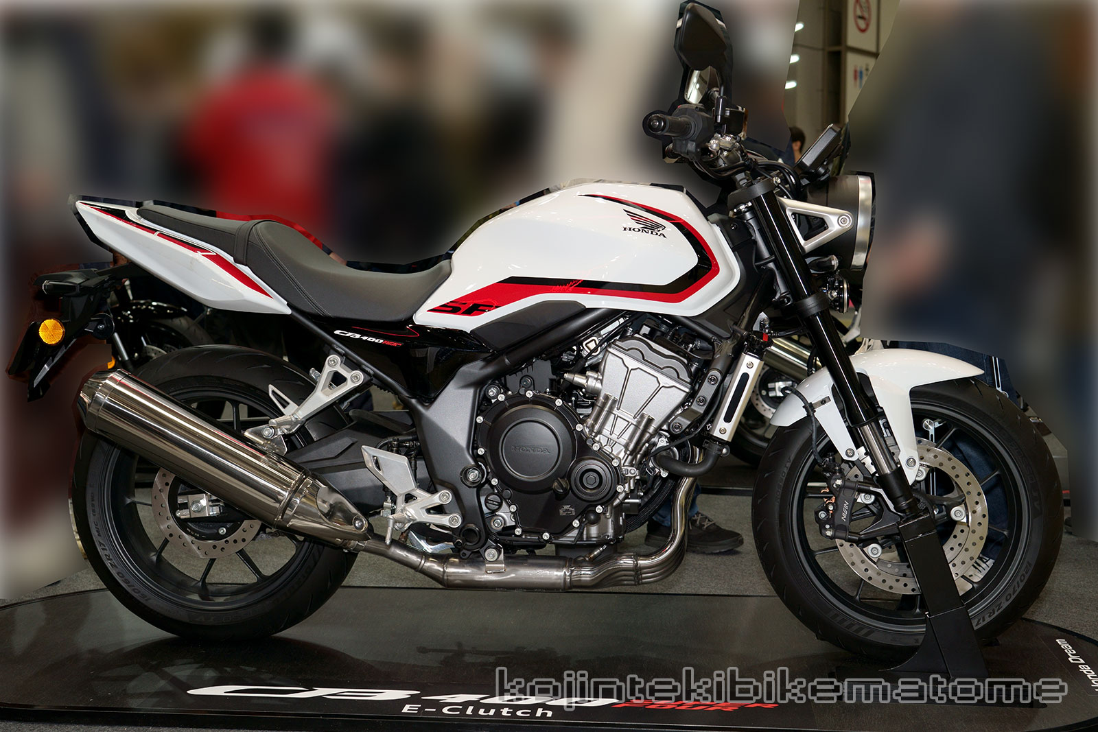 新型CB400 SUPER FOURのモーターサイクルショーでの写真7 - 個人的