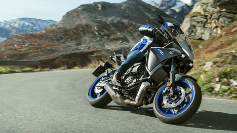 2020-Yamaha-MT07TR-EU-Icon_Grey-Action-002-03