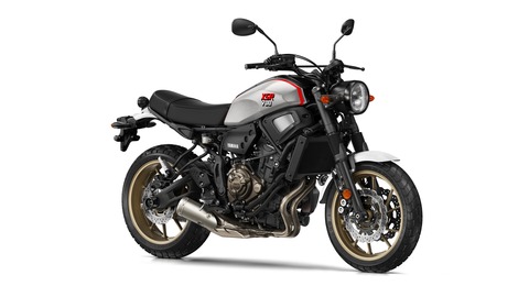 2019-Yamaha-XS700SCR-EU-Tech_Black-Studio-001-03