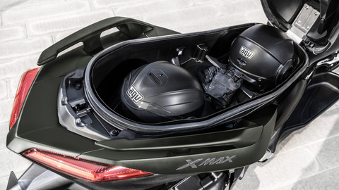 2020-Yamaha-XMAX300ASP-EU-Detail-003-03