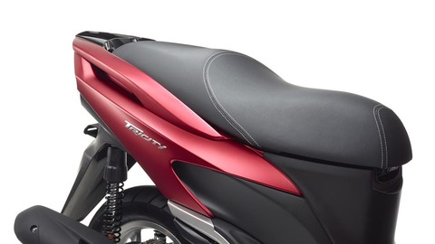 2015-Yamaha-Tricity-EU-Anodized-Red-Detail-008