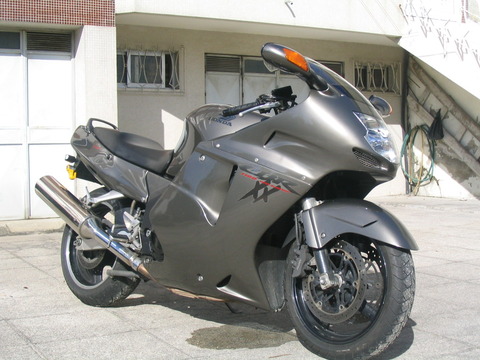 Honda_CBR_1100XX_SuperBlackbird2