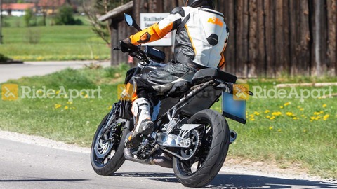 2021-ktm-390-duke (2)