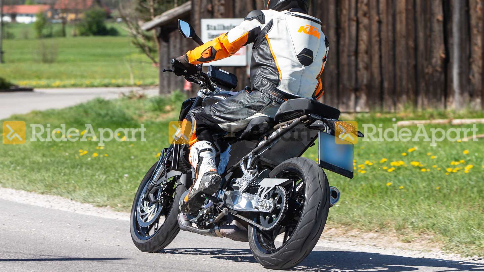 ktm duke 390 model 2021