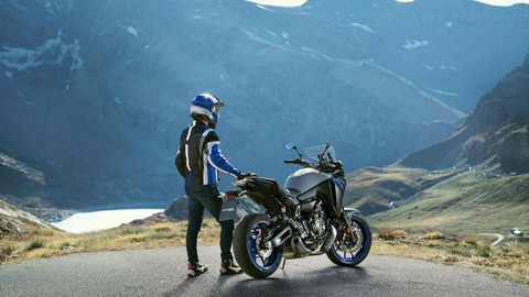 2020-Yamaha-MT07TR-EU-Icon_Grey-Static-004-03