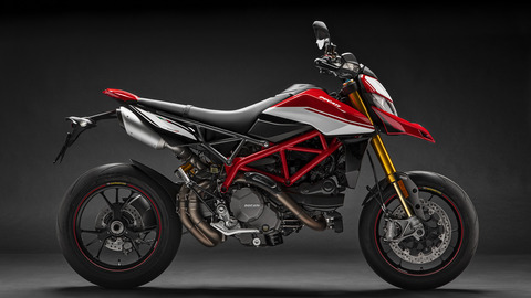 Hypermotard-950-MY19-Studio-03-Gallery-1920x1080