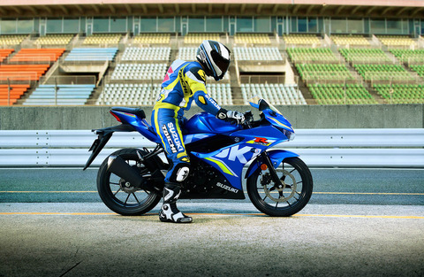 photo_gsx-r125al8_action_4