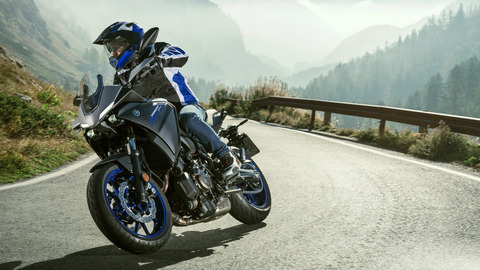 2020-Yamaha-MT07TR-EU-Icon_Grey-Action-001-03