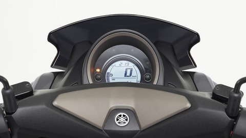 2018-Yamaha-NMAX-EU-Matt-Grey-Detail-009