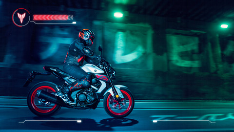 2020-Yamaha-MT125-EU-Ice_Fluo-Action-007-03