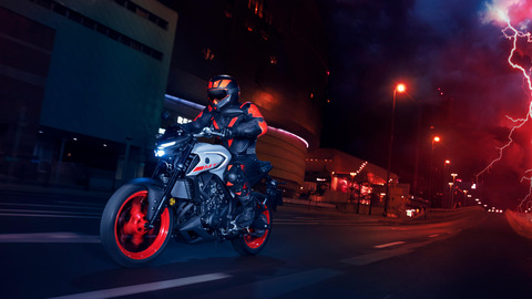 2020-Yamaha-MT320-EU-Ice_Fluo-Action-008-03