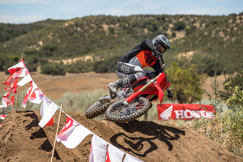 21-Honda-CRF450R_action-4-source