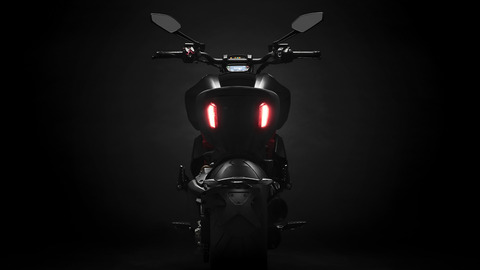 Diavel-1260-S-MY19-07-Gallery-1920x1080