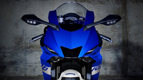 2020-Yamaha-YZF600R6-EU-Yamaha_Blue-Detail-001