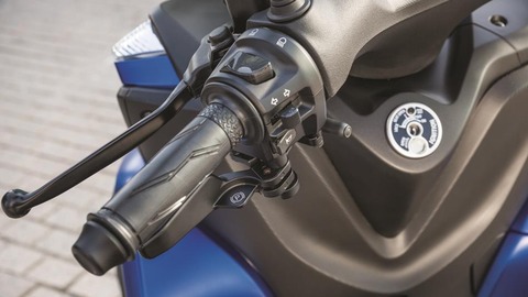 2016-Yamaha-Tricity-155-EU-Cyber-Blue-Detail-008