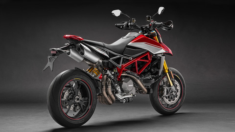 Hypermotard-950-MY19-Studio-01-Gallery-1920x1080