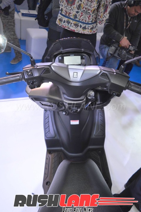 Suzuki_burgman_auto_expo_2018-22