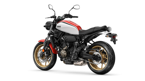 2020-Yamaha-XS700-EU-Racing_red-Studio-005-03