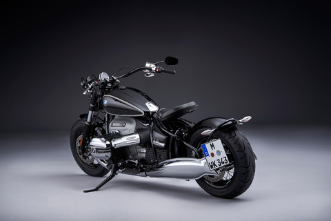 P90386373_highRes_the-bmw-r-18-04-2020