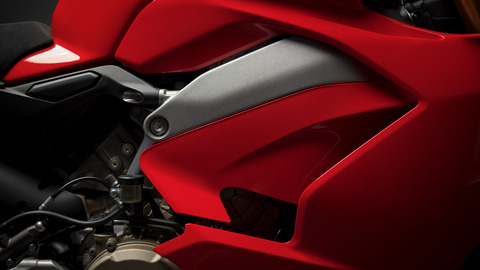 Panigale-V4-MY18-Red-15-Slider-Gallery-1920x1080