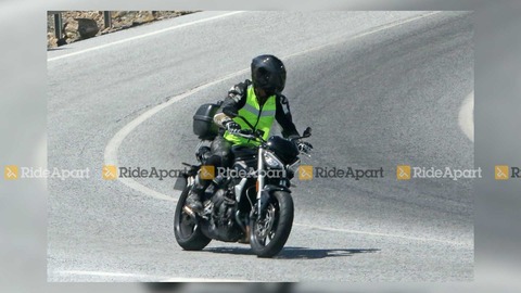 triumph-street-triple-spy-shots (1)