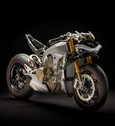 Panigale-V4S-naked-MY18-02-Carousel-Imgtext-Tecnologia-677x740