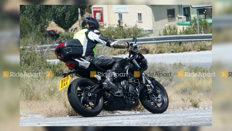 triumph-street-triple-spy-shots (2)