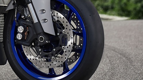 2020-Yamaha-YZF1000R1-EU-Yamaha_Blue-Detail-004-03