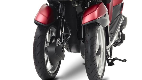 2015-Yamaha-Tricity-EU-Anodized-Red-Detail-003