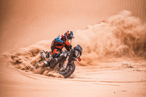 KTM-790-ADVENTURE-R_Action-06