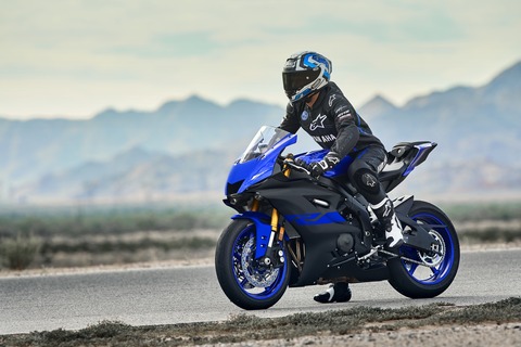 2019-Yamaha-YZF600R6-EU-Yamaha_Blue-Static-002