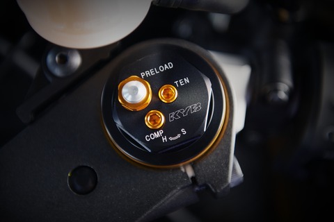 2019-Yamaha-YZF600R6-EU-Yamaha_Blue-Detail-004